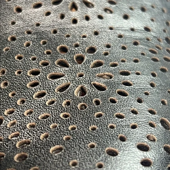 Spring Step Shoes Women's Size 7.5 Black Airy Roxela T-Strap Embroidery Sandals - Picture 8 of 12